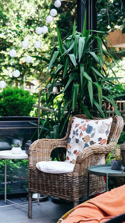 Tips for Creating a Cozy and Inviting Outdoor Space in Your Backyard